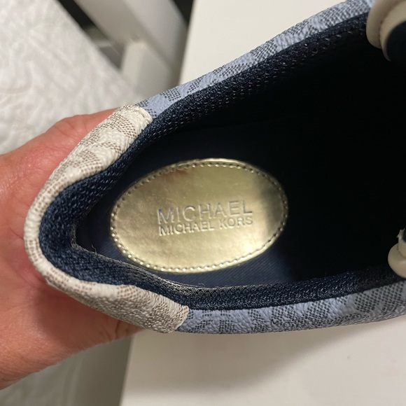 Michael Kors trainers in navy - Picture 6 of 7